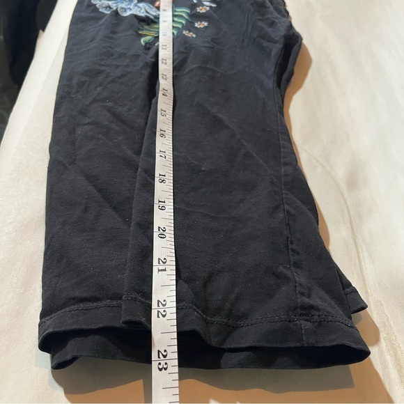 Moussy Black Tee with Floral Embroidery Boxy Sleeve Pleated Back Detail - Picture 9 of 9